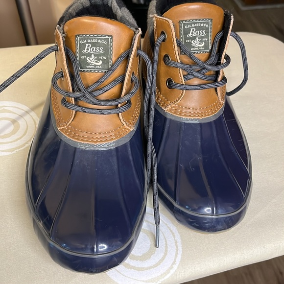 G.H. BASS & CO. Lace Up Duck Boots 8M - Picture 1 of 7